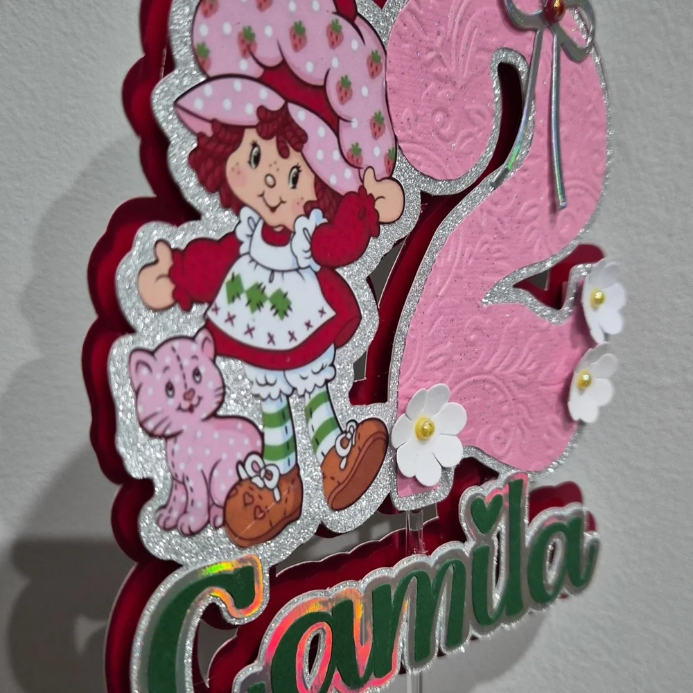 Strawberry Shortcake Personalizes Themed Cake Topper